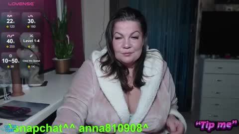 Snapshot of samanta_shy chatting on 12-14-24, 10:39 Marry online show from 12-14-24, 10:39