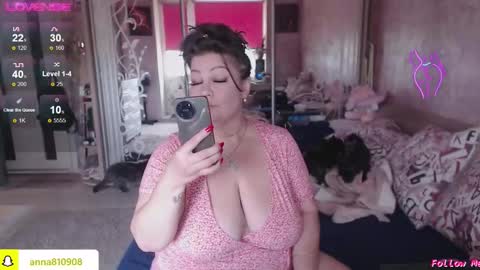 Snapshot of samanta_shy chatting on 10-15-25, 09:53 Marry online show from 10-15-25, 09:53