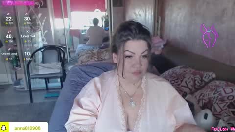 Snapshot of samanta_shy chatting on 11-03-25, 10:05 Marry online show from 11-03-25, 10:05