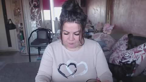 Snapshot of samanta_shy chatting on 11-21-25, 12:48 Marry online show from 11-21-25, 12:48