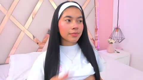 Snapshot of samantaa_shy chatting on 07-18-26, 04:05 sam online show from 07-18-26, 04:05