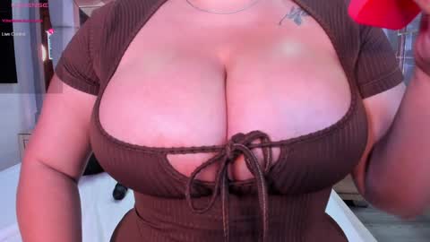 Snapshot of samantasm chatting on 01-12-25, 06:28 S A M A N T A online show from 01-12-25, 06:28