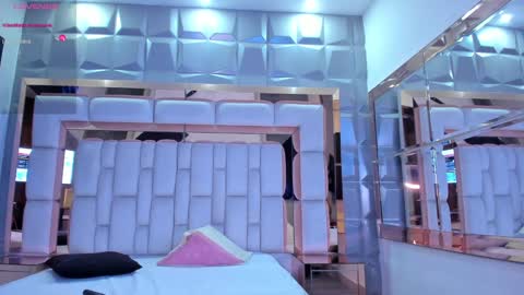 Snapshot of samantasm chatting on 01-15-25, 08:41 S A M A N T A online show from 01-15-25, 08:41