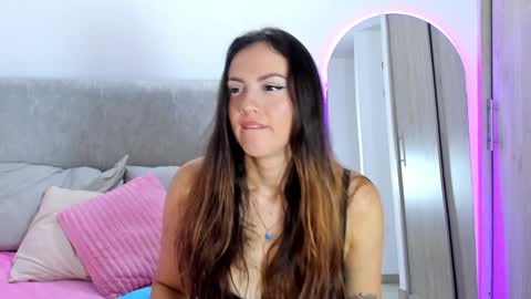 Samantha Ferrec online show from 12-18-24, 03:15