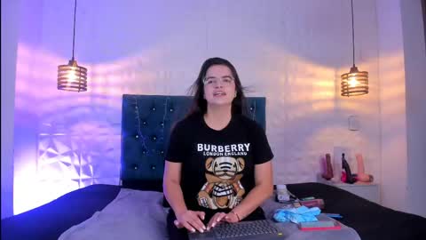 Snapshot of samantha_foxyy chatting on 04-19-26, 11:42 samantha_foxyy online show from 04-19-26, 11:42