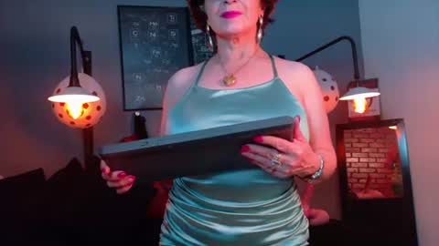 Snapshot of samantha_mature56 chatting on 07-03-26, 02:07 Sam online show from 07-03-26, 02:07