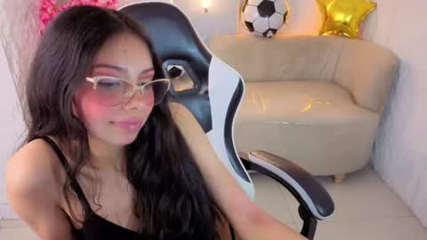 Snapshot of samantha_tx_ chatting on 07-09-26, 03:27 Samantha online show from 07-09-26, 03:27