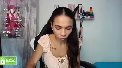 Snapshot of samanthaa_queen chatting on 05-26-26, 11:50 sam online show from 05-26-26, 11:50