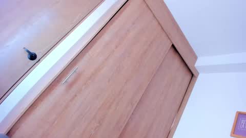 Snapshot of samanthaheinz chatting on 05-27-26, 01:57 V A N E S S A online show from 05-27-26, 01:57