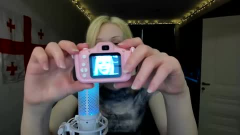 Snapshot of samanthamiasnik1 chatting on 02-24-25, 10:04 Samantha online show from 02-24-25, 10:04