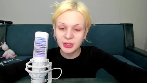 Snapshot of samanthamiasnik1 chatting on 02-24-25, 08:25 Samantha online show from 02-24-25, 08:25