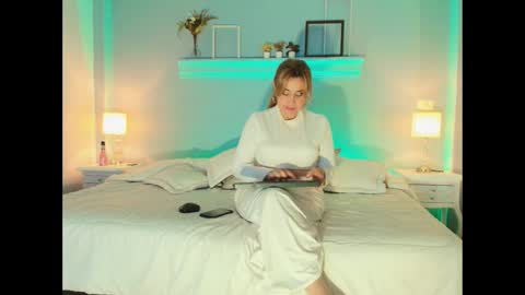 Snapshot of samanthamilf__ chatting on 02-26-25, 10:31 Samanta online show from 02-26-25, 10:31