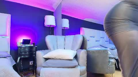 Snapshot of samanthamilf__ chatting on 06-10-26, 07:57 Samanta online show from 06-10-26, 07:57