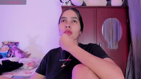 Snapshot of samara_jonnes_ chatting on 05-23-26, 04:50 Samara is my name a pleasure delighted that you are here leave your thumb up it is important to me online show from 05-23-26, 04:50