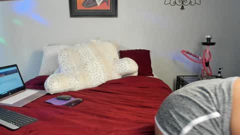 Yaya online show from 02-03-25, 09:39