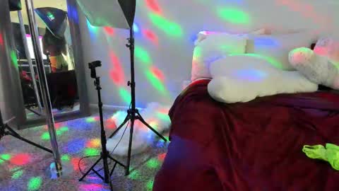 Yaya online show from 02-10-25, 12:52