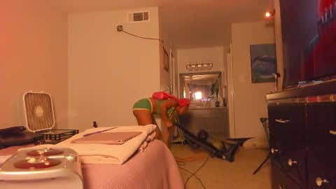 Yaya online show from 03-12-26, 01:23