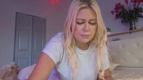 Snapshot of samathajamesxo chatting on 02-08-26, 04:43 Samatha James online show from 02-08-26, 04:43