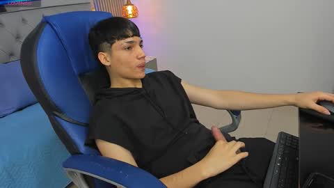 Sam online show from 03-06-26, 12:34