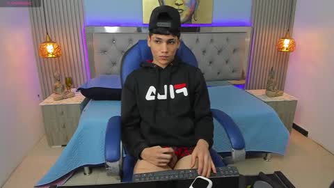 Sam online show from 03-08-26, 06:44