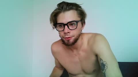 Snapshot of samgorgeous chatting on 04-28-26, 05:12 Fansly - Top4fans online show from 04-28-26, 05:12