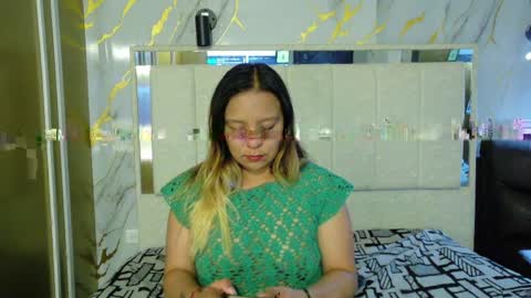 Snapshot of sami_1_8 chatting on 05-02-26, 04:06 Samy online show from 05-02-26, 04:06