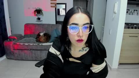 Snapshot of samismith77 chatting on 09-15-25, 12:43 SARA online show from 09-15-25, 12:43