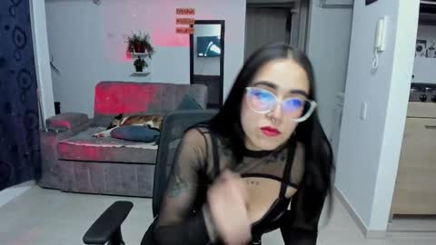 Snapshot of samismith77 chatting on 11-10-25, 10:53 SARA online show from 11-10-25, 10:53