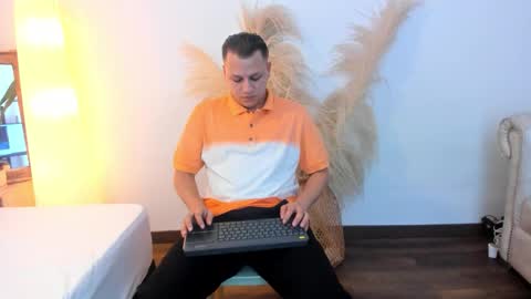 Snapshot of samjoness_ chatting on 02-17-26, 03:25 Sam online show from 02-17-26, 03:25