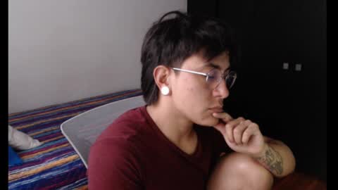 Snapshot of samm_ritch chatting on 01-28-25, 10:45 Samy online show from 01-28-25, 10:45