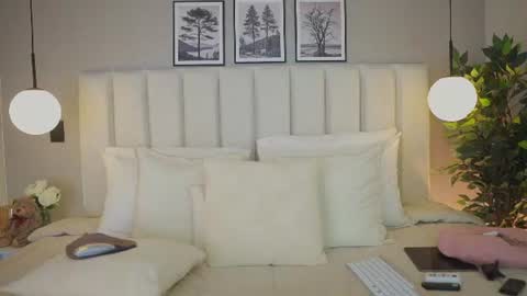 Snapshot of sammy_hamilton chatting on 06-26-26, 01:32 Ana online show from 06-26-26, 01:32