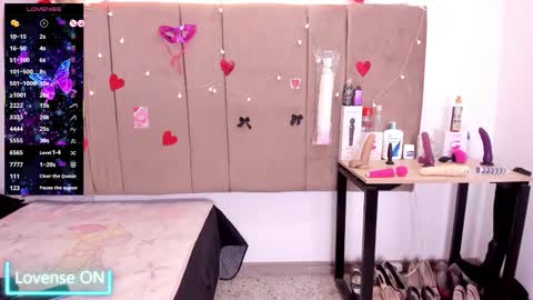 Snapshot of sammy_mature_ chatting on 10-24-25, 02:41 Sammy online show from 10-24-25, 02:41