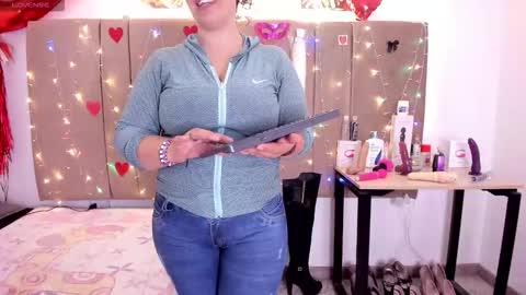 Snapshot of sammy_mature_ chatting on 11-16-25, 12:38 Sammy online show from 11-16-25, 12:38