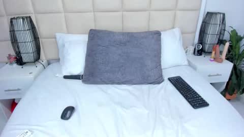 Nice to meet you guys my name is Lina. online show from 09-26-25, 04:16