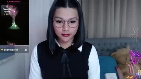 Snapshot of sammypretty19 chatting on 02-27-26, 05:18 im throat fucker online show from 02-27-26, 05:18