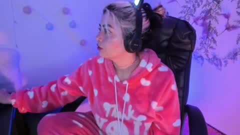   online show from 02-06-25, 04:21