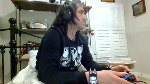 Snapshot of samplenini chatting on 01-16-26, 05:11 crazy runt online show from 01-16-26, 05:11