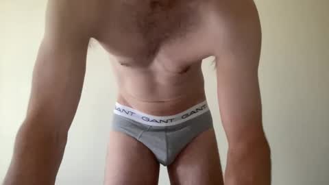 Snapshot of samt2527 chatting on 03-10-25, 03:01 SamT online show from 03-10-25, 03:01