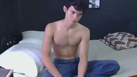 Snapshot of samuel_hills_ii chatting on 09-29-25, 02:00 samuel_hills_ii online show from 09-29-25, 02:00