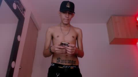 Snapshot of samuel_suarez chatting on 12-26-24, 10:16 online show from 12-26-24, 10:16