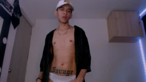 Snapshot of samuel_suarez chatting on 01-15-25, 03:33 online show from 01-15-25, 03:33