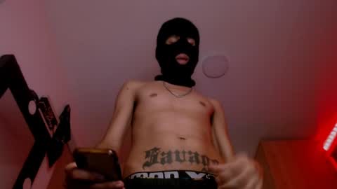 Snapshot of samuel_suarez chatting on 01-18-25, 04:59 online show from 01-18-25, 04:59