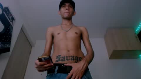 Snapshot of samuel_suarez chatting on 01-22-25, 10:29 online show from 01-22-25, 10:29