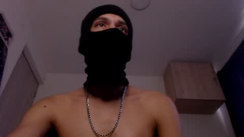 Snapshot of samuel_suarez chatting on 01-22-25, 04:33 online show from 01-22-25, 04:33