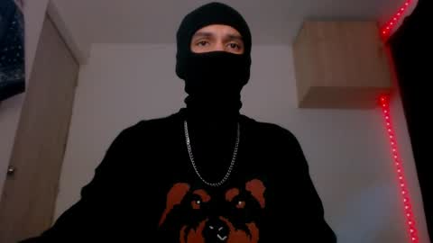 Snapshot of samuel_suarez chatting on 01-23-25, 03:37 online show from 01-23-25, 03:37