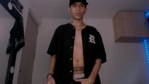 Snapshot of samuel_suarez chatting on 01-26-25, 12:16 online show from 01-26-25, 12:16