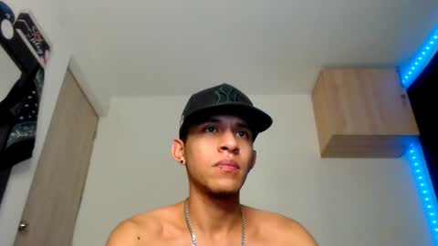 Snapshot of samuel_suarez chatting on 02-01-25, 06:10 online show from 02-01-25, 06:10