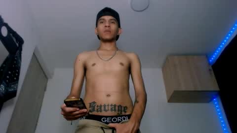 Snapshot of samuel_suarez chatting on 03-03-25, 05:42 online show from 03-03-25, 05:42