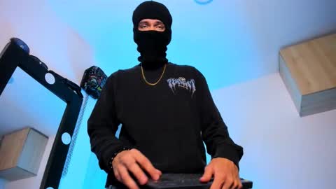 Snapshot of samuel_suarez chatting on 09-09-25, 09:53 online show from 09-09-25, 09:53