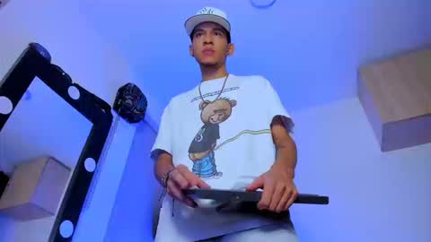 Snapshot of samuel_suarez chatting on 09-10-25, 05:07 online show from 09-10-25, 05:07